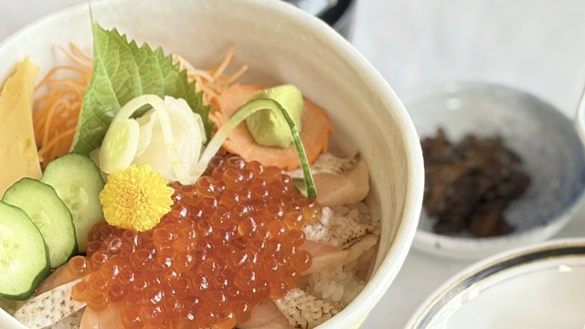 サーモンとイクラの親子丼