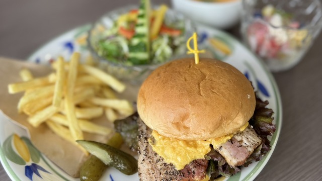 弓豚ベーコンレタスチーズバーガー